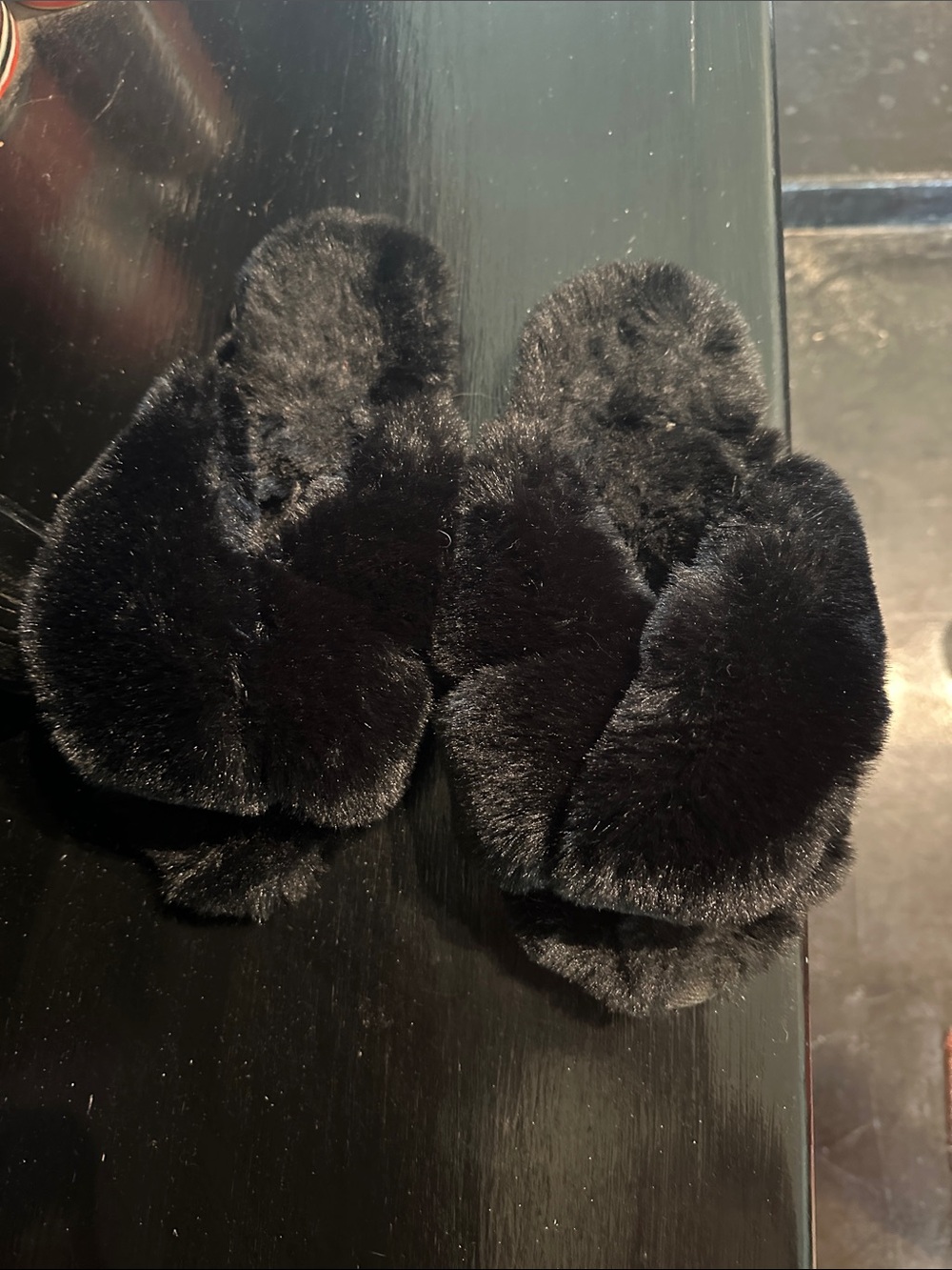 Plush Faux-Fur Black Women’s Slide Slippers